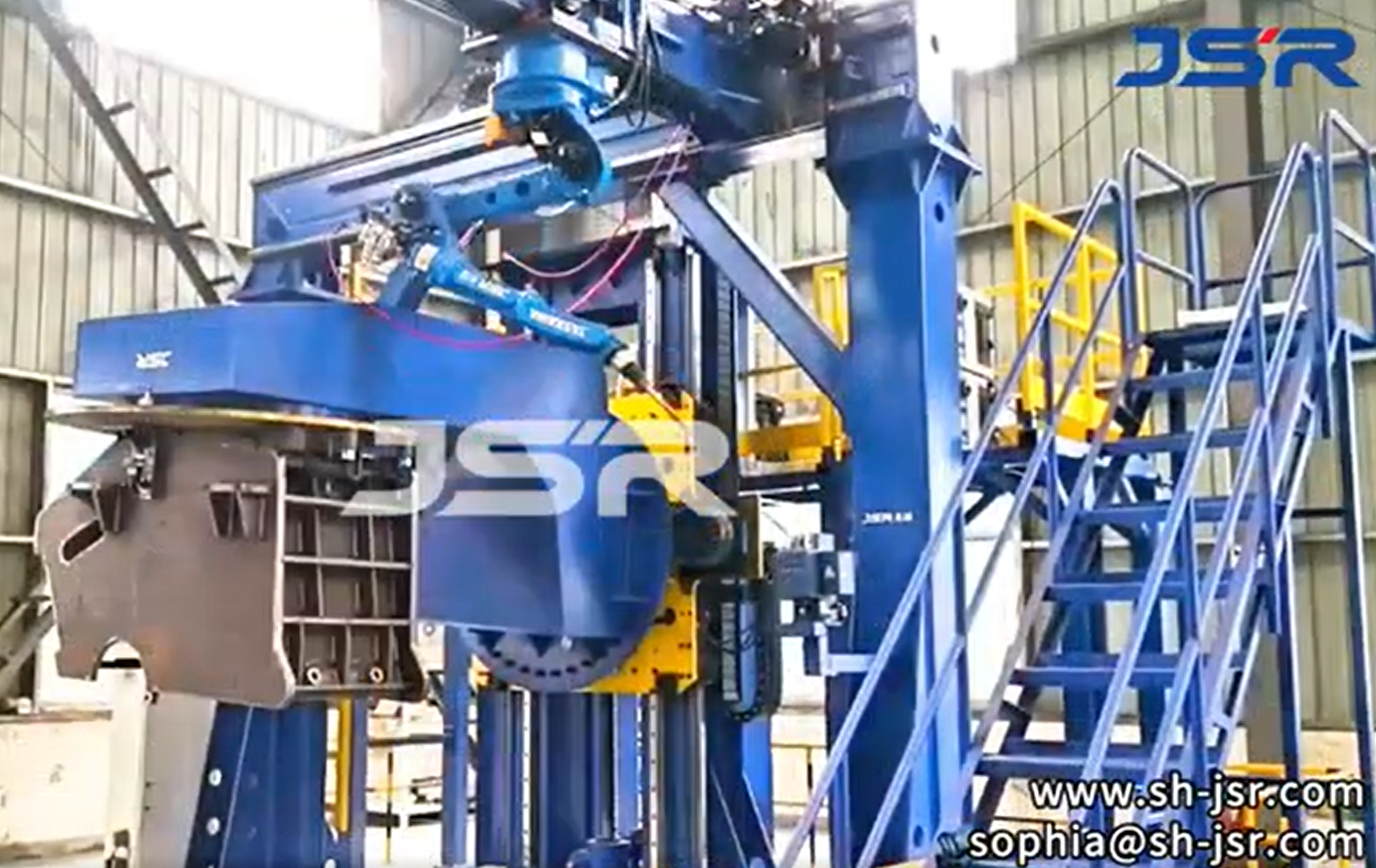 Robotic welding workcell with gantry for large parts Featured Image