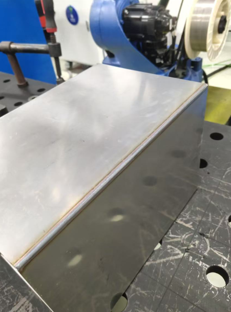 Yaskawa Industrial Robot Automated Laser Welding of 2mm Stainless Steel